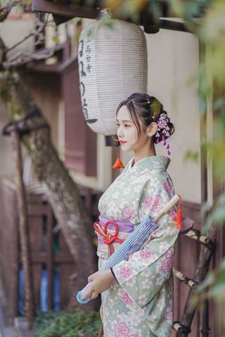 櫻花和服俏麗和服
