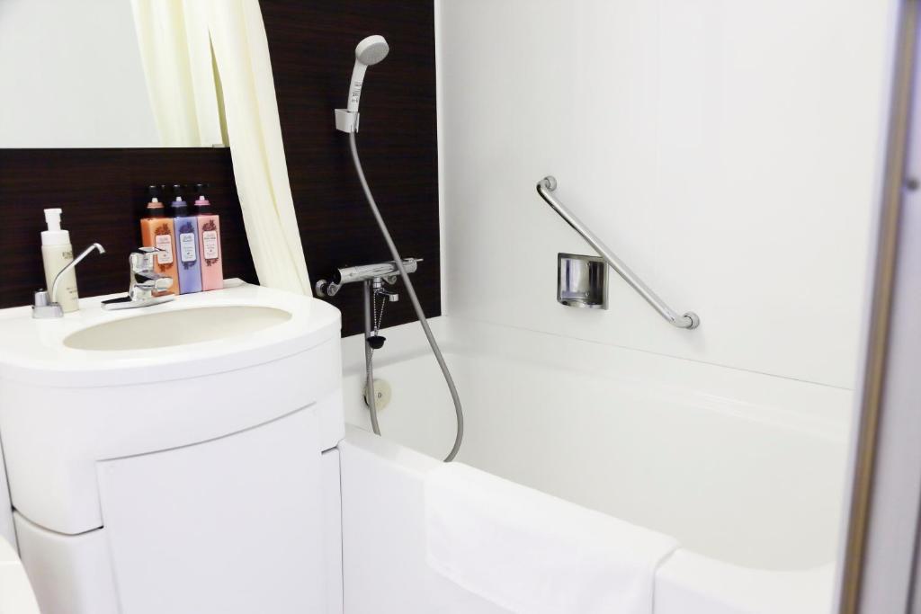 京都塔飯店小浴室
